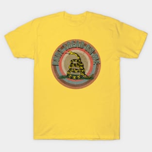 dont tread on me Retro Style T-Shirt